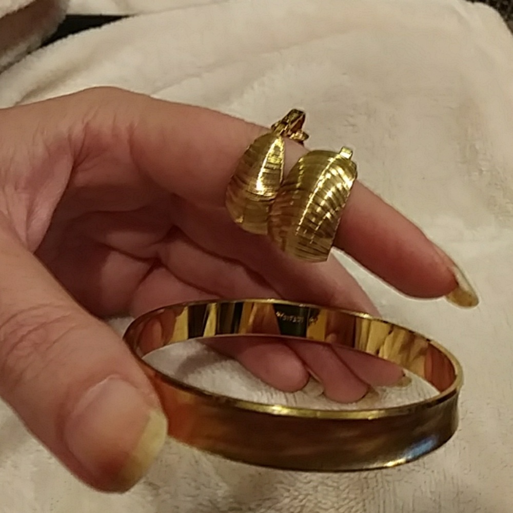 Trifari bangle and earrings! - Picture 1 of 1